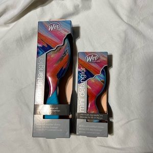 New in box mommy and me wet brush set